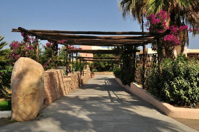 Vacanze In Natura Incontaminata "Casa Vacanza Francesca" Isola Rossa Bagian luar foto